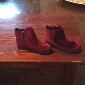 Toddler girl size 10 GAP boots. Worn once